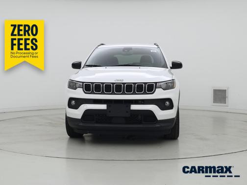 White 2023 Jeep Compass Latitude