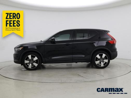 Black 2021 Volvo XC40 T5 Momentum