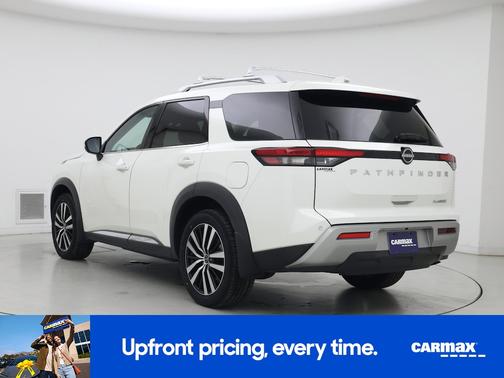 White 2023 Nissan Pathfinder Platinum