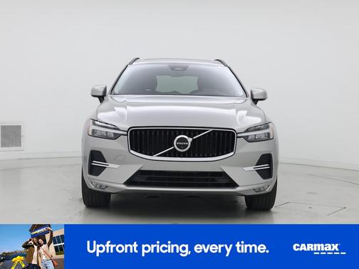 2022 Volvo XC60 B5 Momentum
