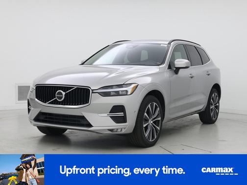 Silver 2022 Volvo XC60 B5 Momentum