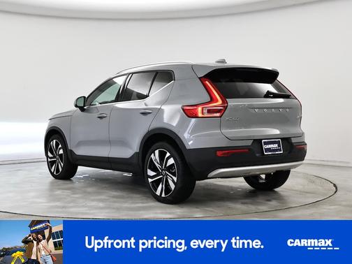 2025 Volvo XC40 B5 Plus Bright Theme
