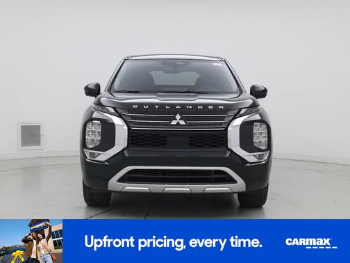 Black 2024 Mitsubishi Outlander SE