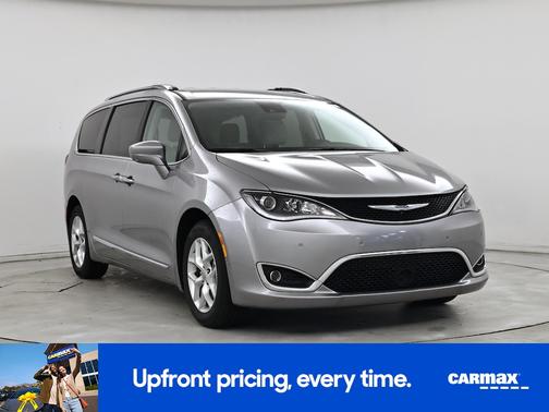 Silver 2018 Chrysler Pacifica Touring L