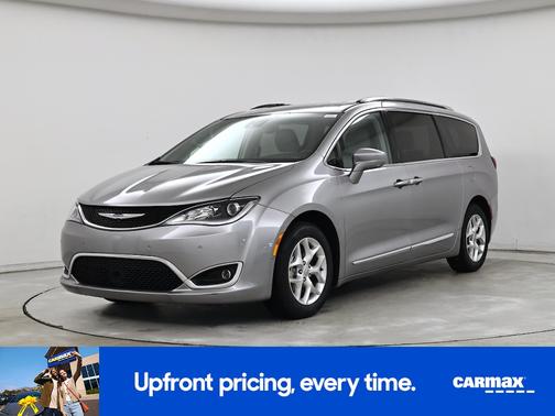 Silver 2018 Chrysler Pacifica Touring L