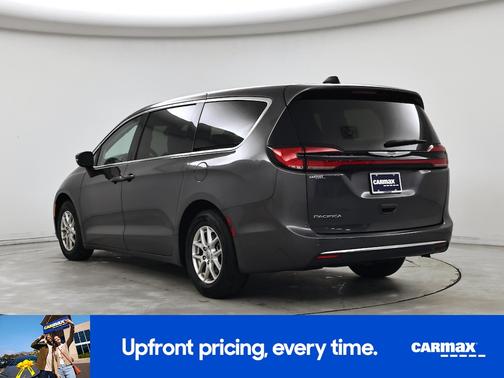Gray 2023 Chrysler Pacifica Touring L
