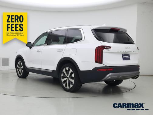 White 2022 Kia Telluride S