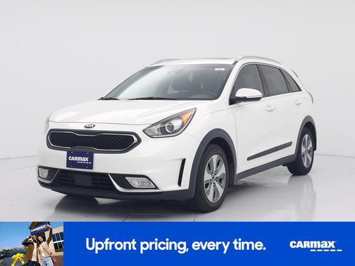 White 2017 Kia Niro EX