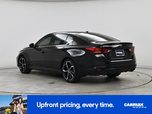 Black 2023 Nissan Altima SR