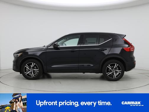 2023 Volvo XC40 B5 Plus Bright Theme