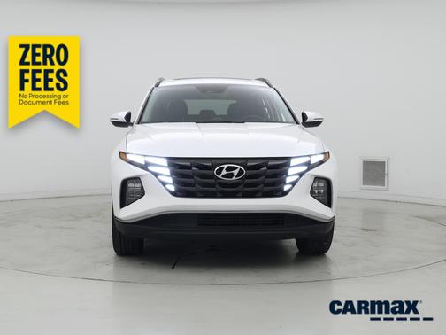 White 2024 Hyundai TUCSON SEL