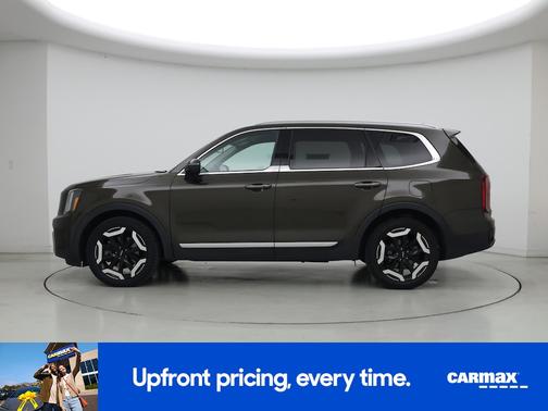 Green 2023 Kia Telluride S