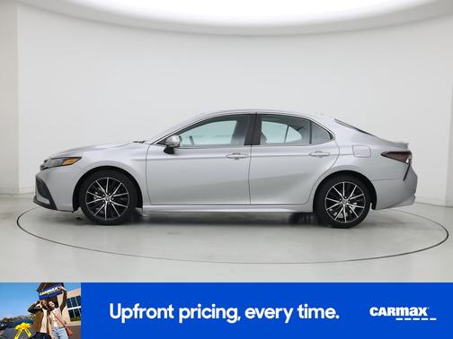 Silver 2024 Toyota Camry SE