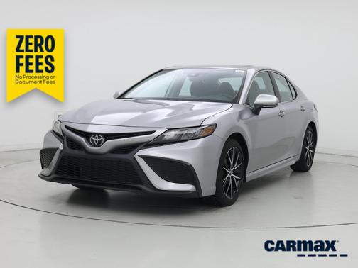 Silver 2024 Toyota Camry SE