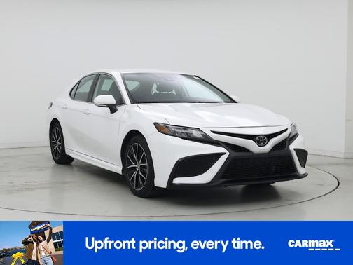 White 2024 Toyota Camry SE