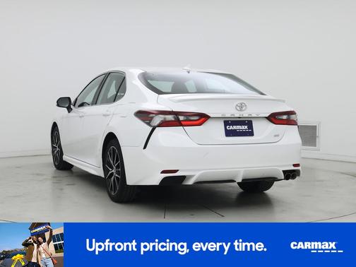 White 2024 Toyota Camry SE
