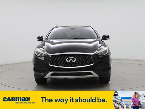 2017 INFINITI QX30 Luxury