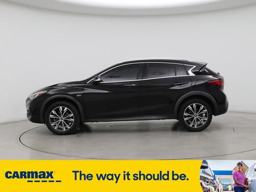2017 INFINITI QX30 Luxury
