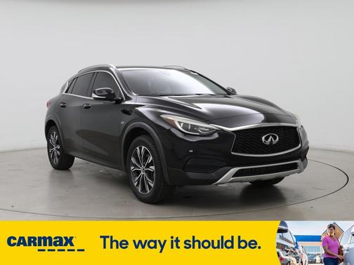 2017 INFINITI QX30 Luxury