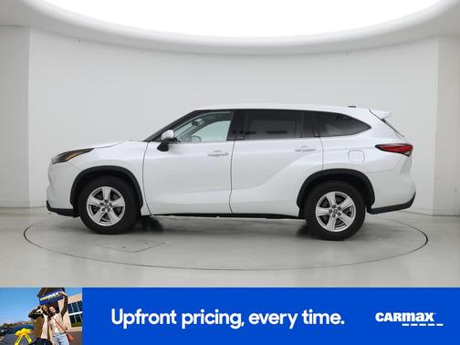 White 2022 Toyota Highlander L