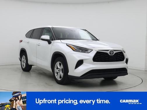 White 2022 Toyota Highlander L