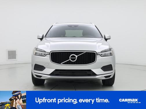 Gray 2019 Volvo XC60 T5 Momentum