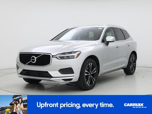 Gray 2019 Volvo XC60 T5 Momentum