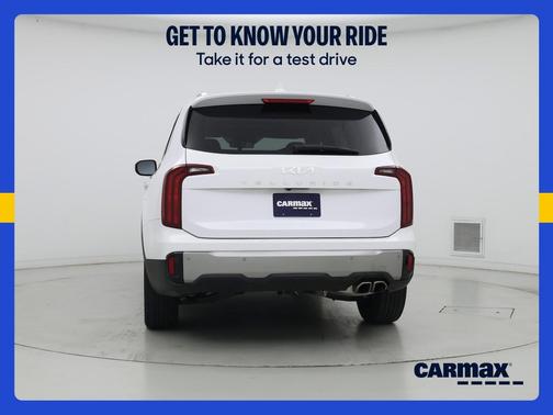 White 2025 Kia Telluride S