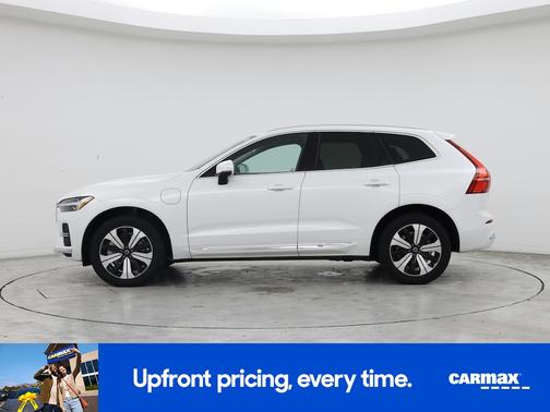 White 2023 Volvo XC60 Recharge Plug-In Hybrid T8 Core Bright Theme