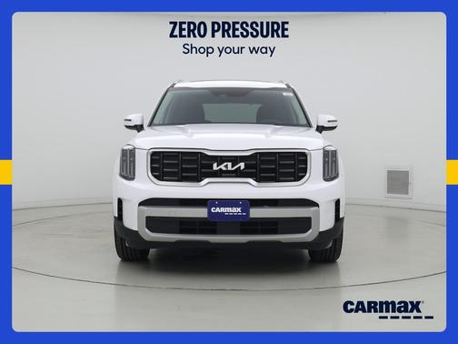 White 2025 Kia Telluride S