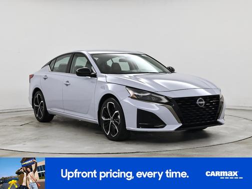 Gray 2023 Nissan Altima SR