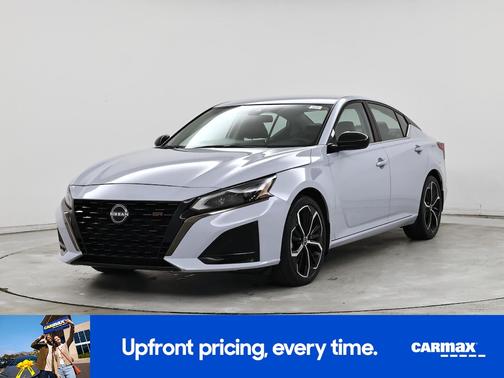 Gray 2023 Nissan Altima SR