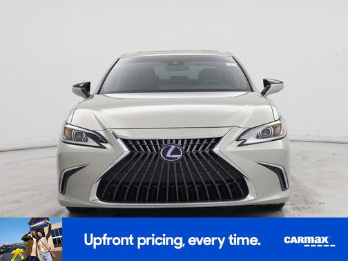 2022 Lexus ES 300h Luxury
