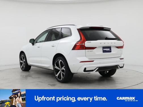 2023 Volvo XC60 Recharge Plug-In Hybrid T8 Ultimate Dark Theme