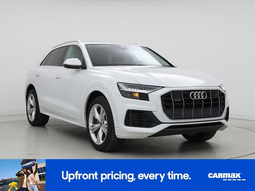 White 2023 Audi Q8 Premium