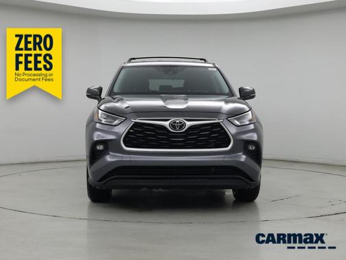 Gray 2023 Toyota Highlander XLE