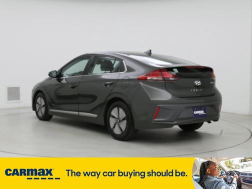 2022 Hyundai IONIQ Hybrid SE