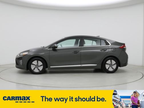 2022 Hyundai IONIQ Hybrid SE
