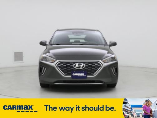 2022 Hyundai IONIQ Hybrid SE