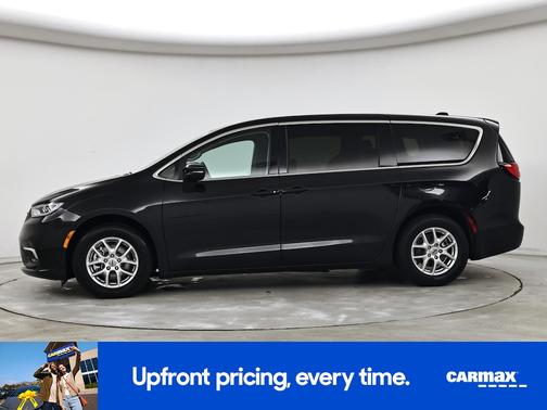 Black 2023 Chrysler Pacifica Touring L