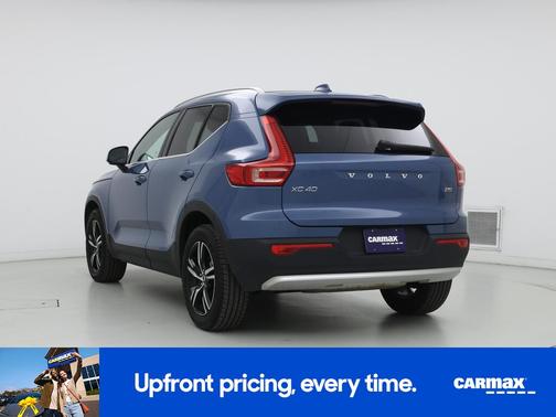 2025 Volvo XC40 B5 Core Bright Theme
