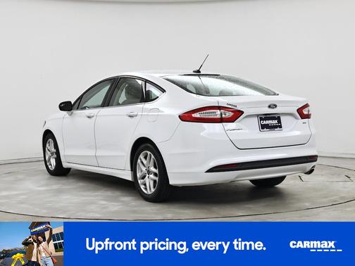 White 2015 Ford Fusion SE