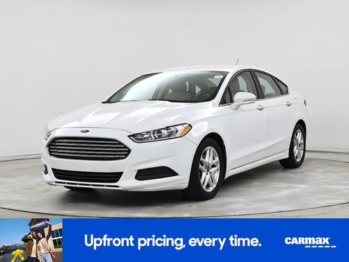 White 2015 Ford Fusion SE