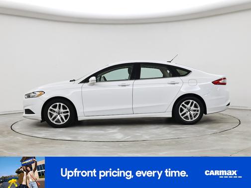 White 2015 Ford Fusion SE