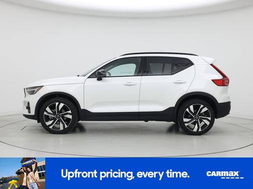White 2025 Volvo XC40 B5 Plus Dark Theme