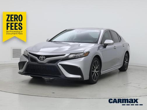 Silver 2022 Toyota Camry SE