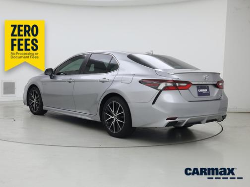 Silver 2022 Toyota Camry SE