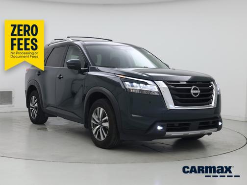 Green 2024 Nissan Pathfinder SL