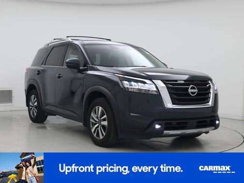 Green 2024 Nissan Pathfinder SL