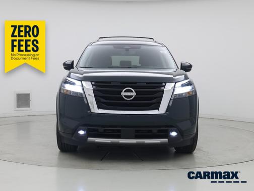Green 2024 Nissan Pathfinder SL
